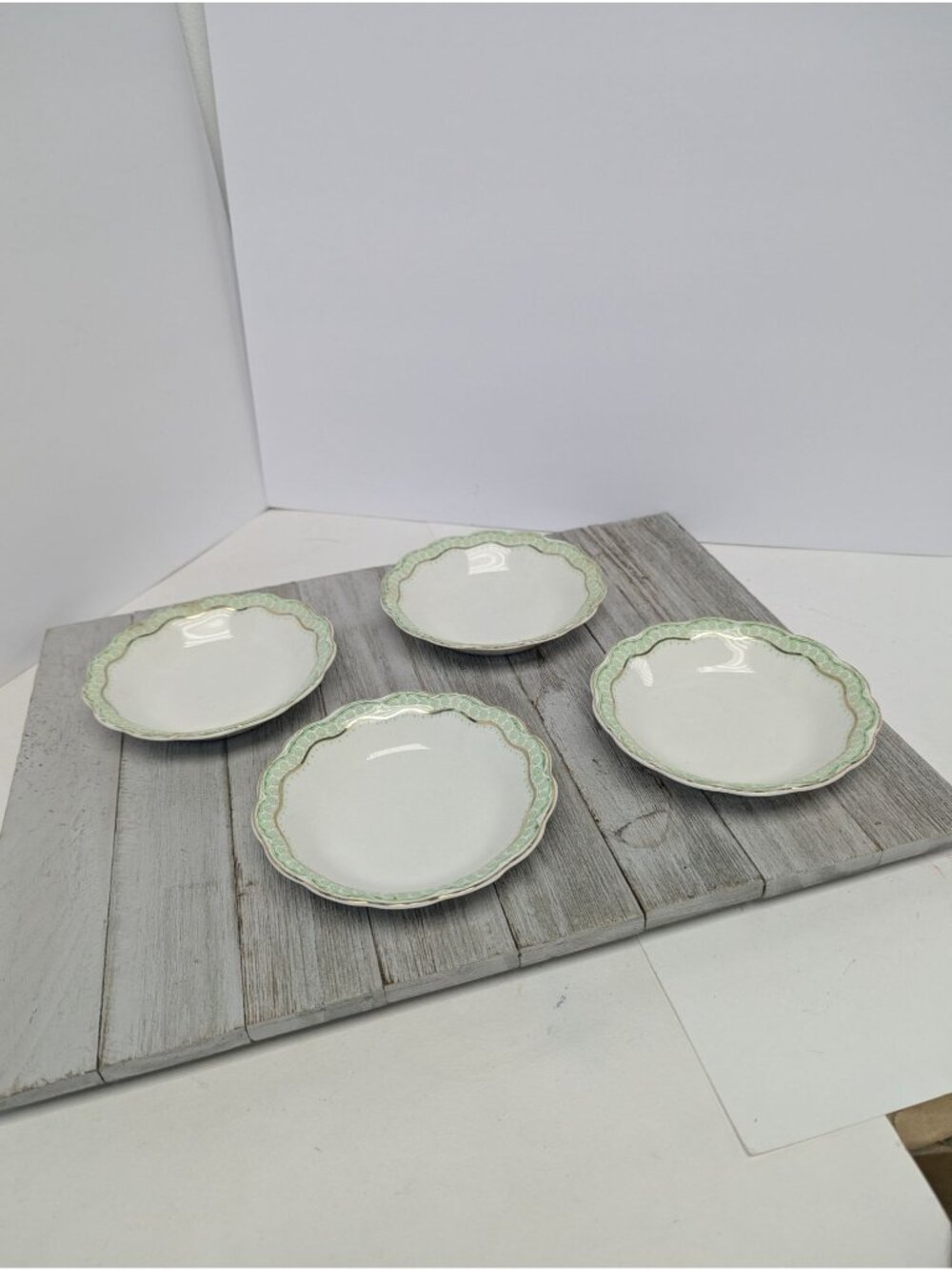 Johnson Bros Ruth #2 Dessert Berry Bowls 5" Set of 4 Green Gold Bone China